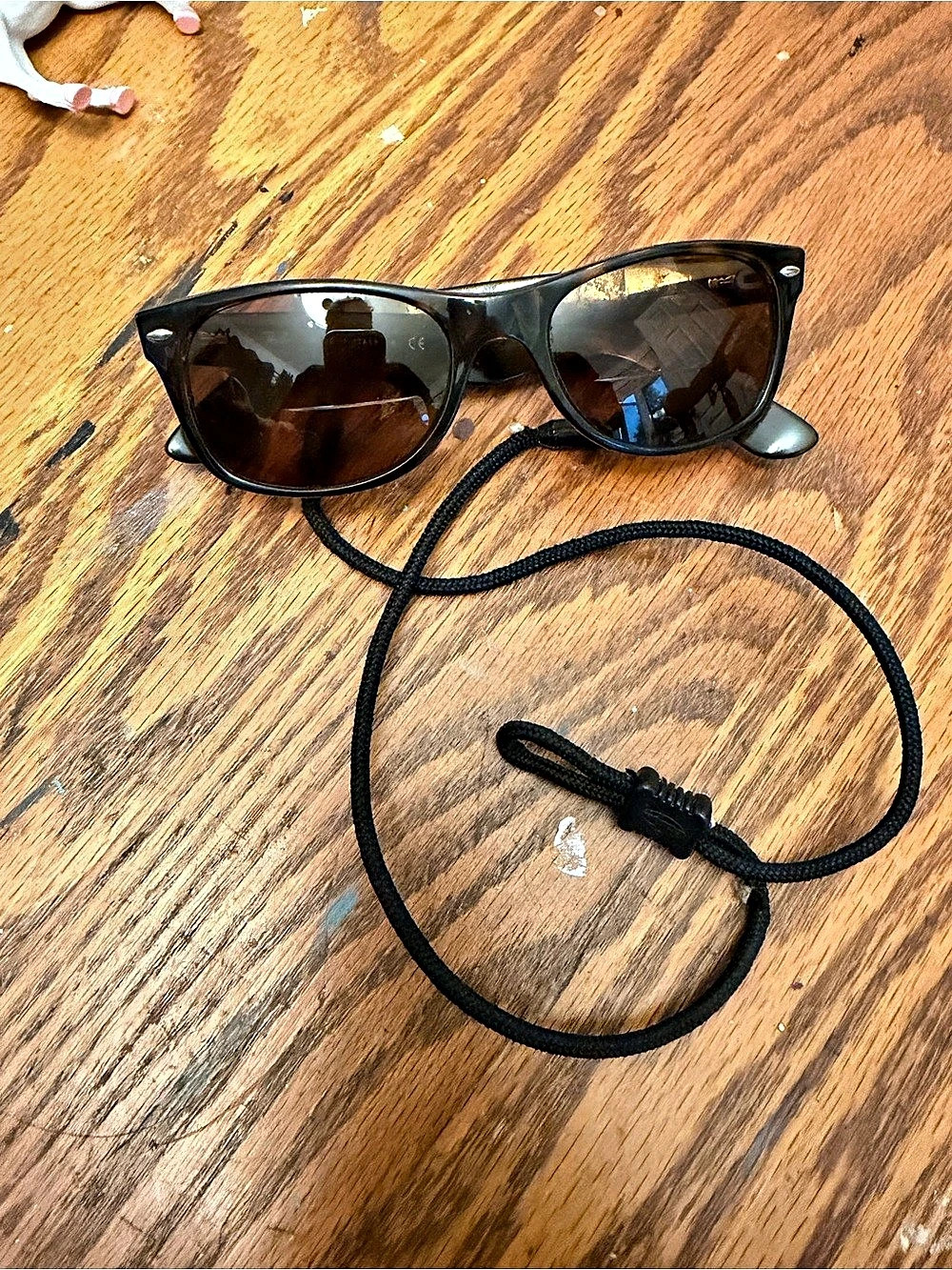 Ray-Ban Wayfarer Sunglasses Black & Brown